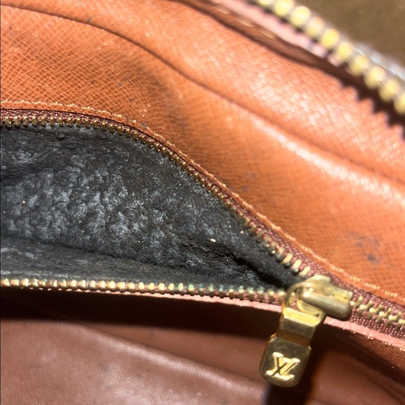 Louis Vuitton - Picture 12 of 13